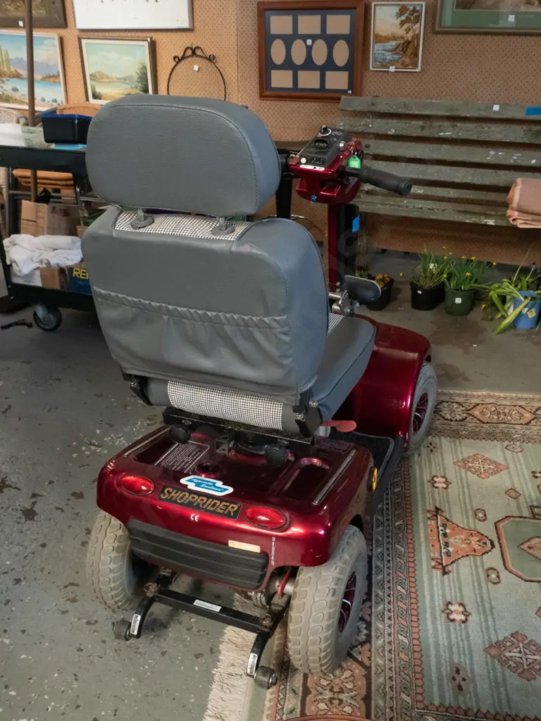 Shop Rider mobilty scooter with charging cables - going, key in office Image 1++