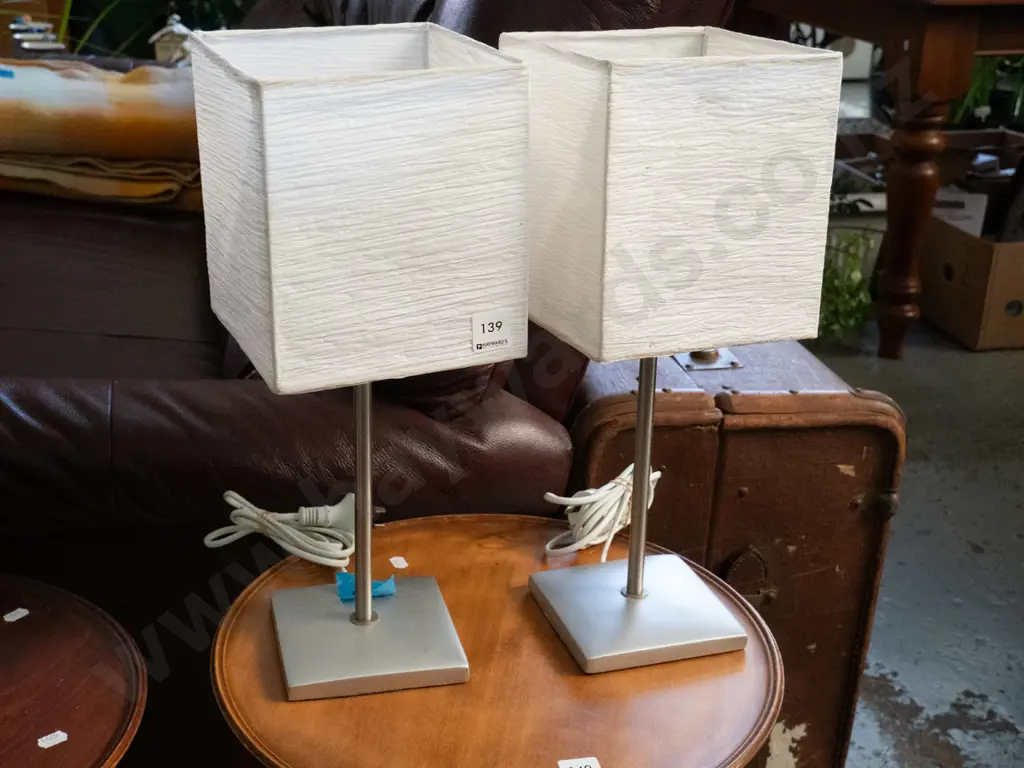 2x bedside lamps Image 1++