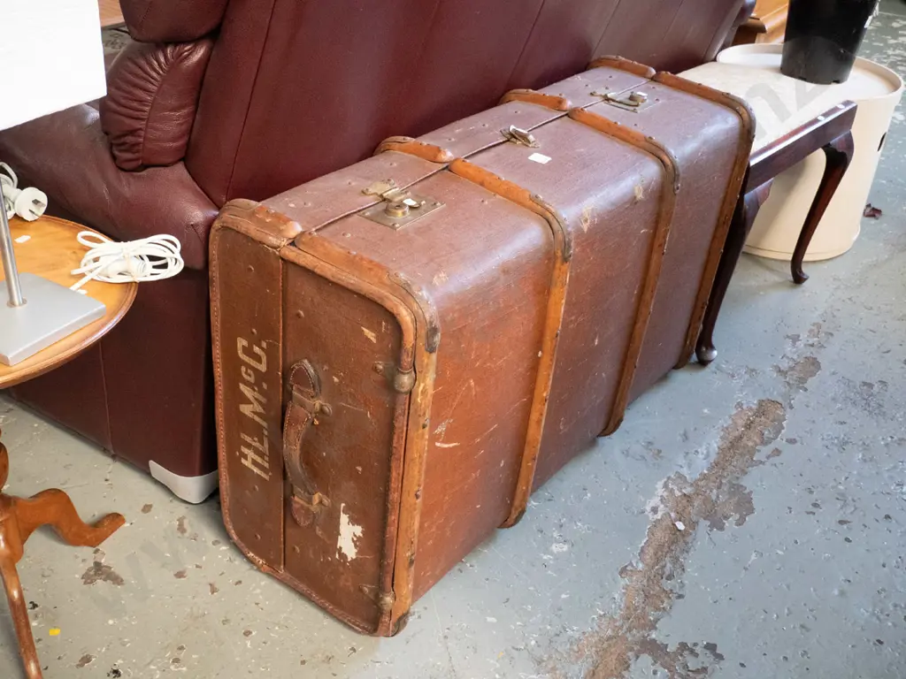 vintage suitcase Image 1++