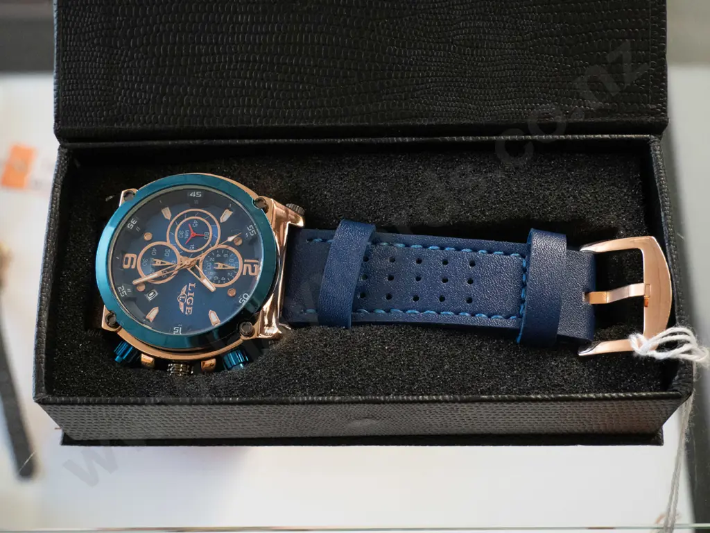 wristwatch in box Image 1++