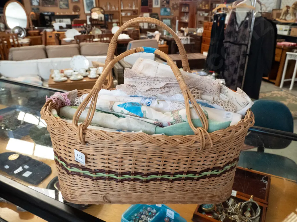 cane basket and linen Image 1++