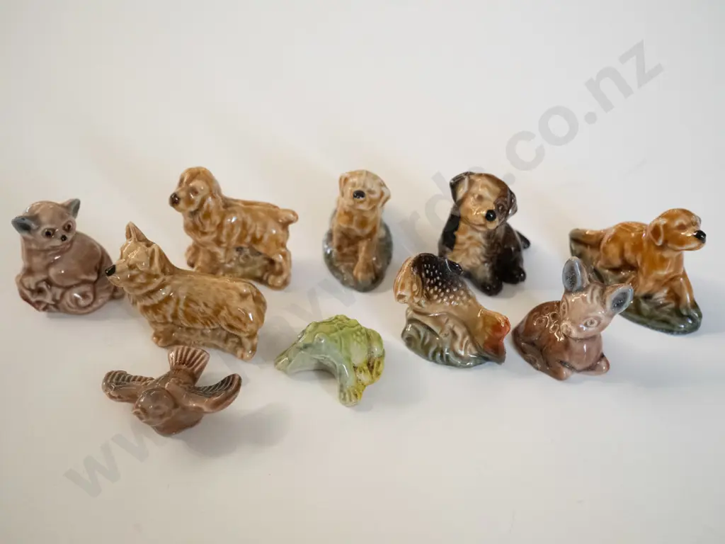 small box of Wade Whimsies Image 1++