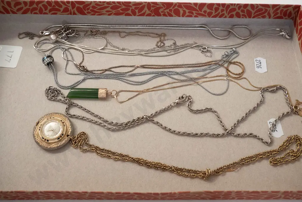 box; pendant necklaces, necklaces, charm etc Image 1++