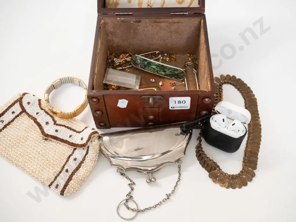 jewellery box, change purses, belt buckles, kilt pins, ear buds etc Image 1++