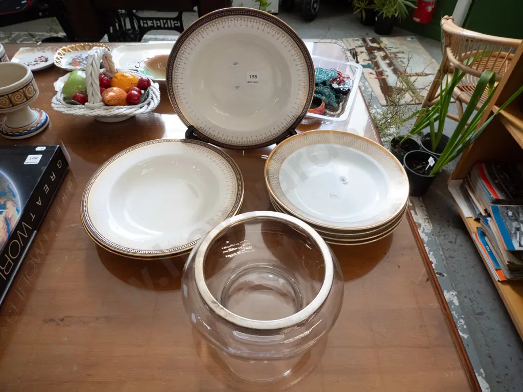 3x Spode blue and gold rimmed soup bowls, 4x golden soup bowls - 1 has chip, plated rimmed glass bowl Image 1++