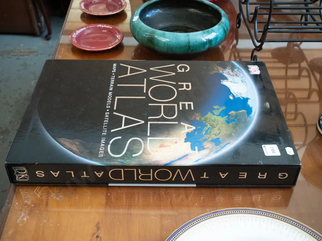 slip cased issue of The Great World Atlas Image 1++
