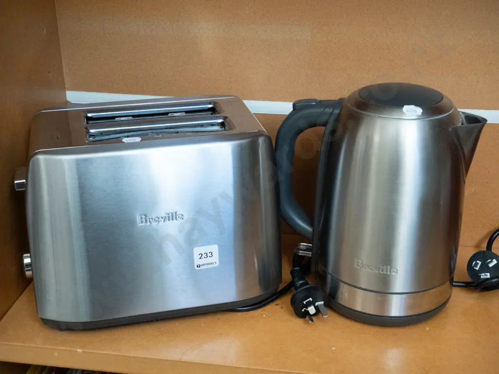 Breville toaster and jug Image 1++