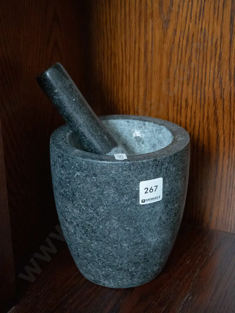 stone mortar & pestle Image 1++