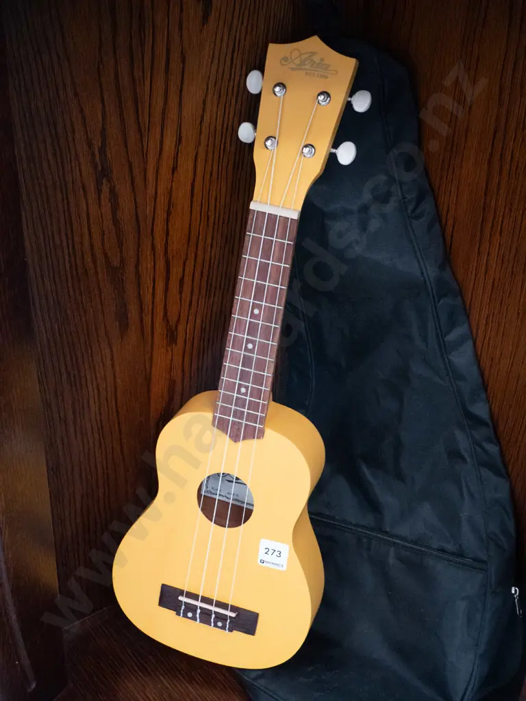 yellow ukelele & soft carry case Image 1++