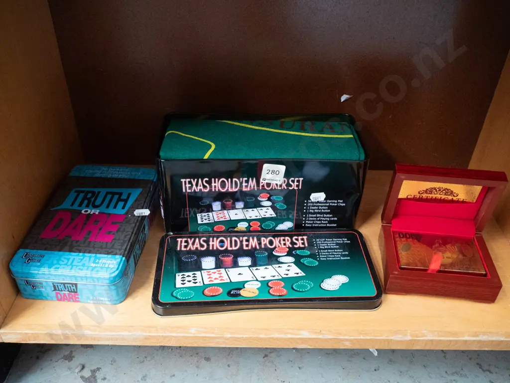 Texas Holdem poker set, playing cards & Truth or Dare game Image 1++