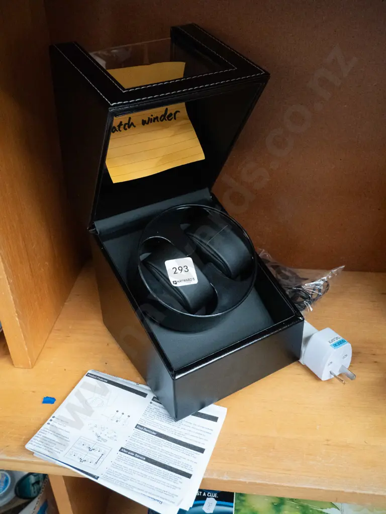 as-new watch winder shop display case Image 1++