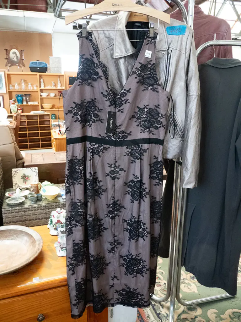 ladies size M black lace dress Image 1++