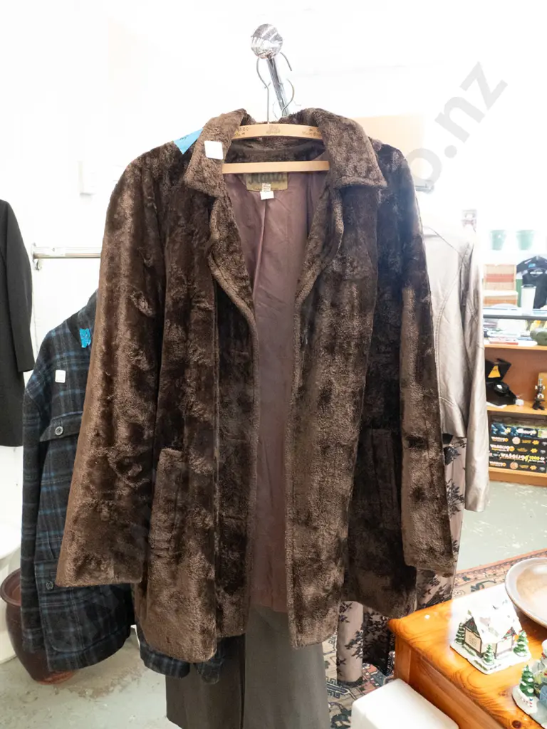 ladies brown faux fur jacket Image 1++