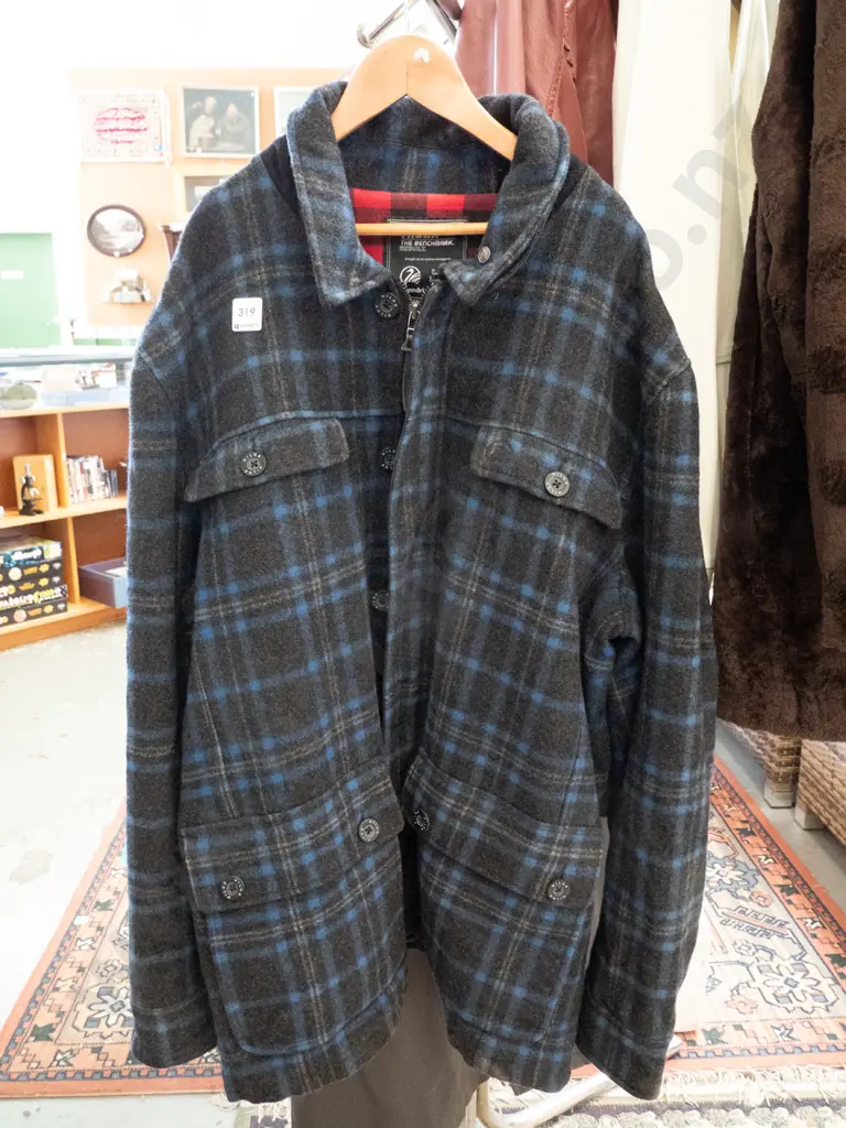 Hilux Swanndri size 2Xl blue & checked jacket Image 1++
