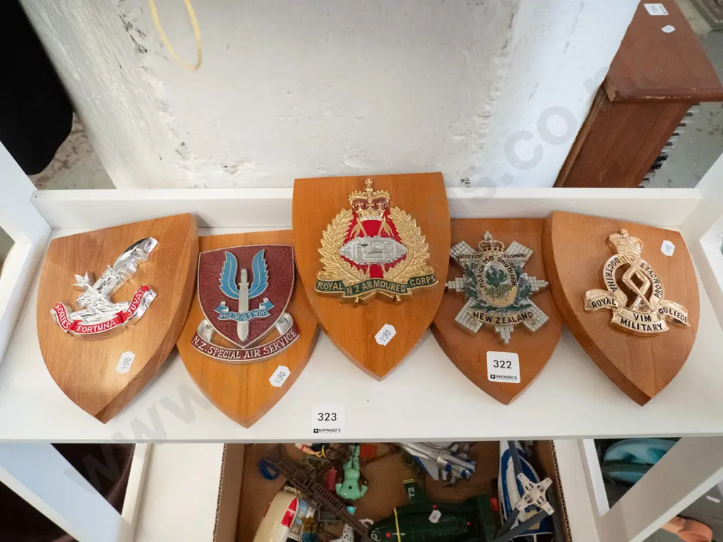 5 x NZ Airforce crests & sheilds Image 1++