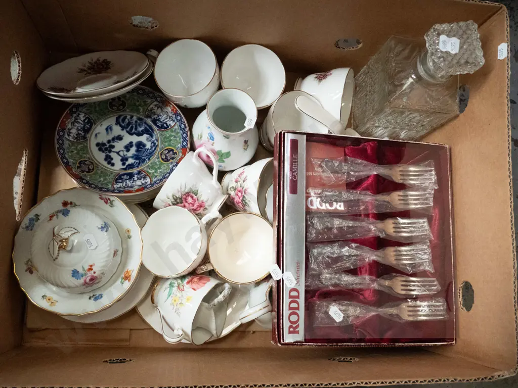 box; glass decanter, cased cutlery, cups, saucers etc Image 1++