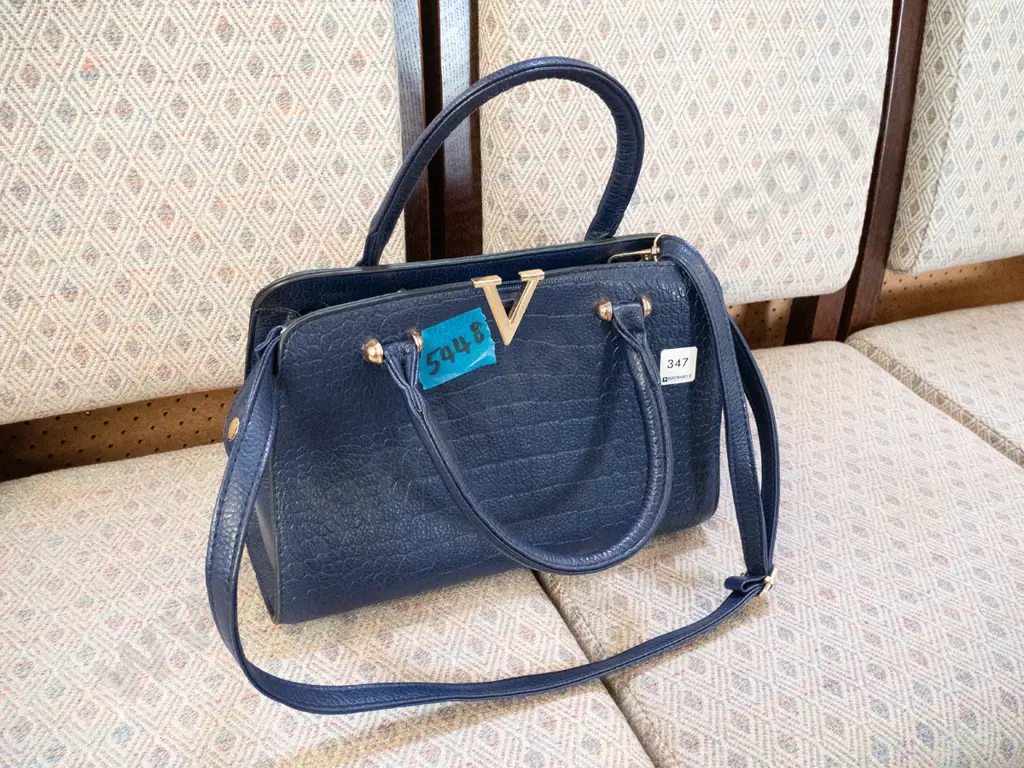 blue vinyl handbag Image 1++