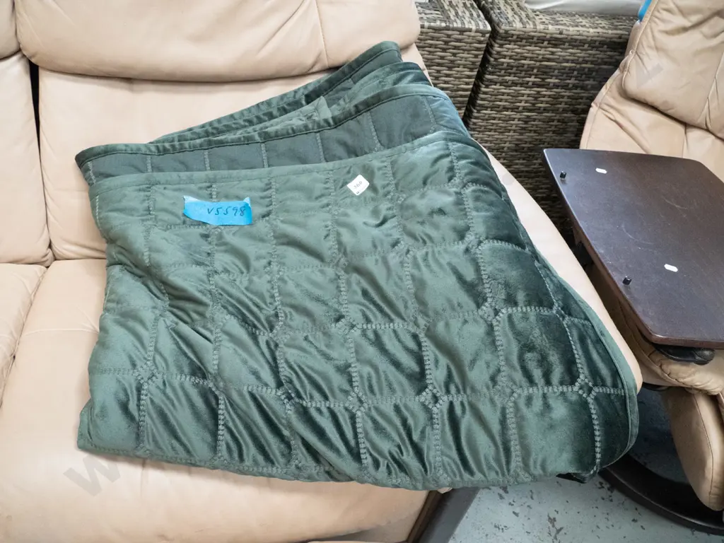 green throw Image 1++