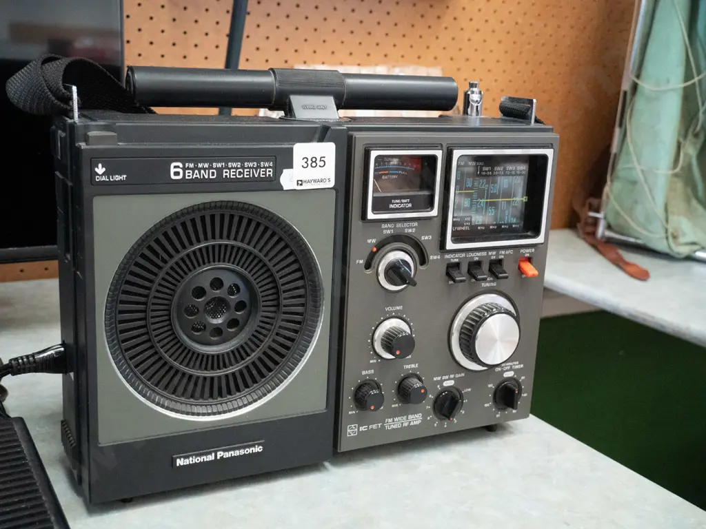 National Panasonic 6 band radio receiver Image 1++