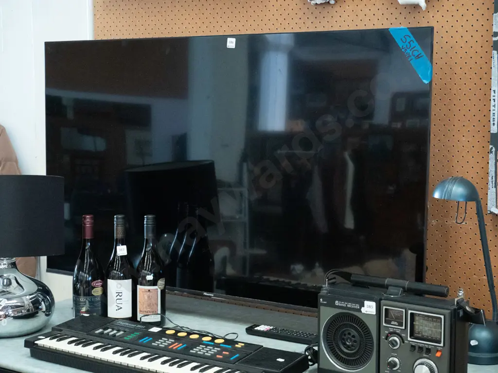 Hisense 55" Smart TV Image 1++