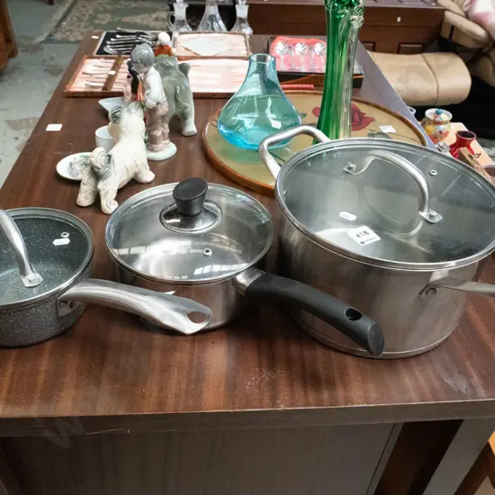 3x lidded pots