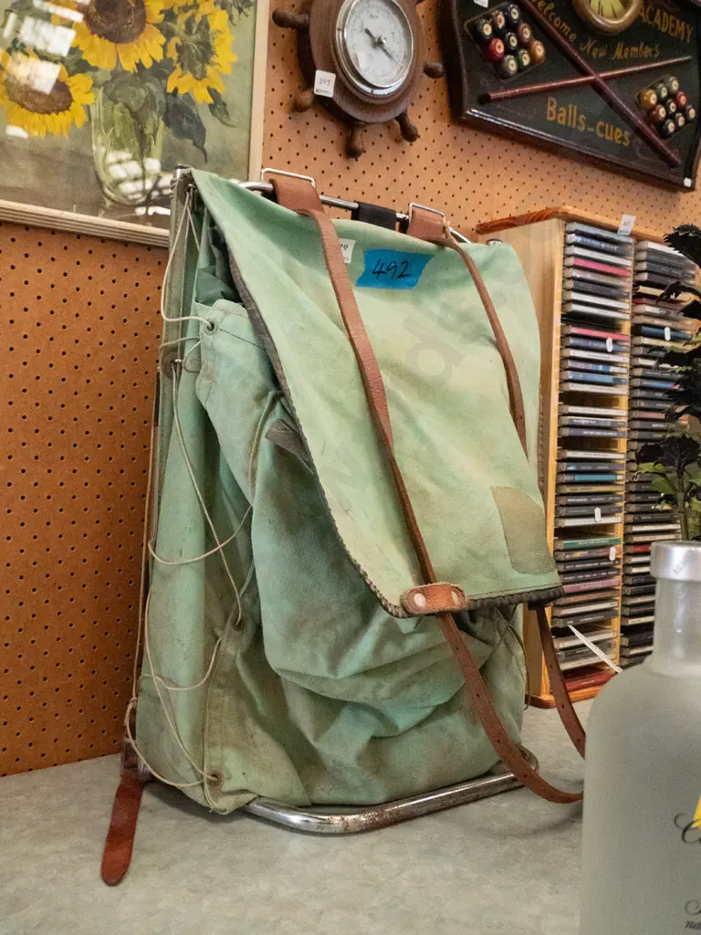 metal framed vintage tramping pack Image 1++