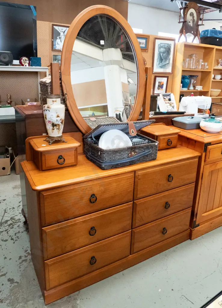 solid pine 8 drawer mirror back dresser H-1760 W-1190 D-400 Image 1++