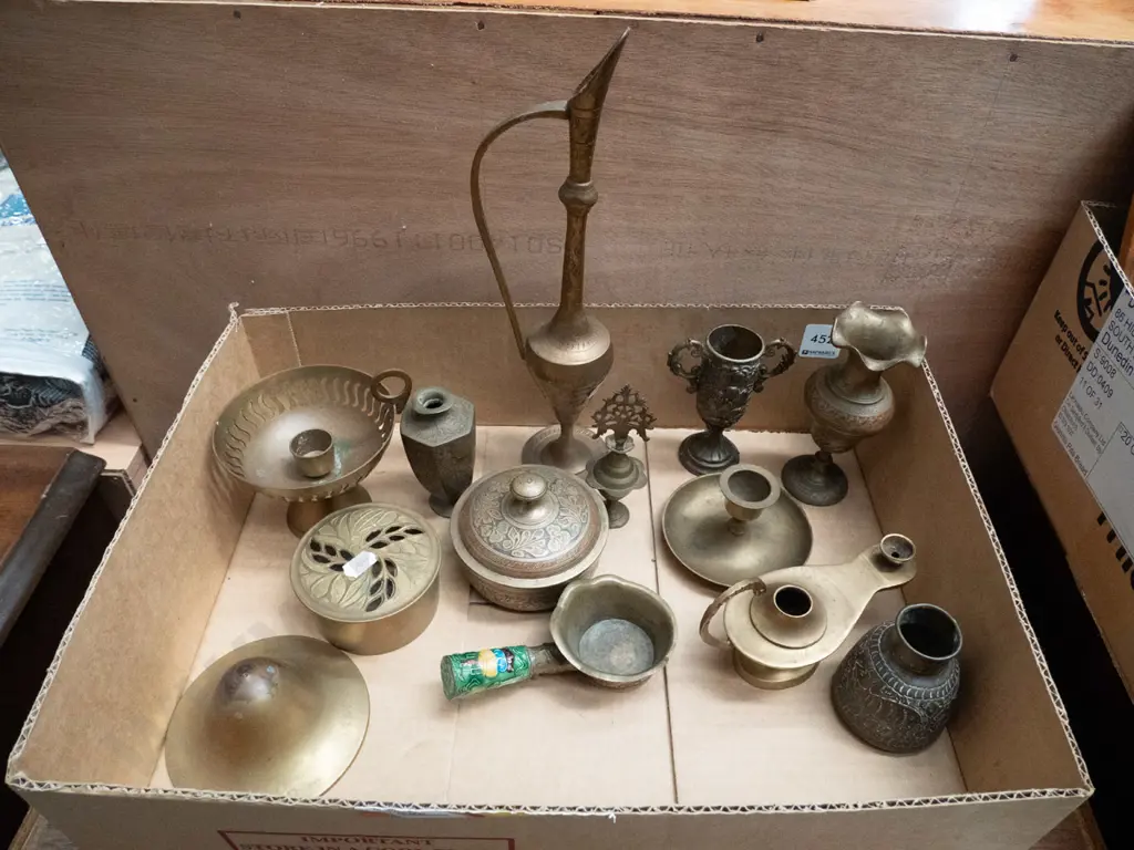 box of brass ware; vases, lanterns, candlesticks etc Image 1++