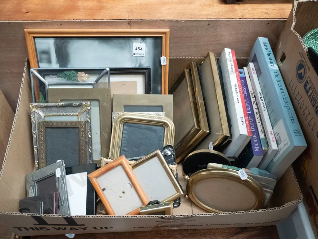 box; books, photo frames Image 1++