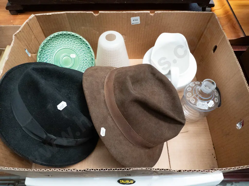 box; hat, light fitting, jug etc Image 1++