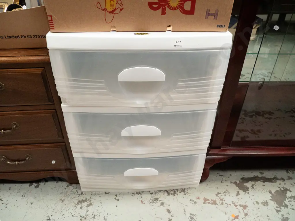 plastic 3 drawer chest Image 1++