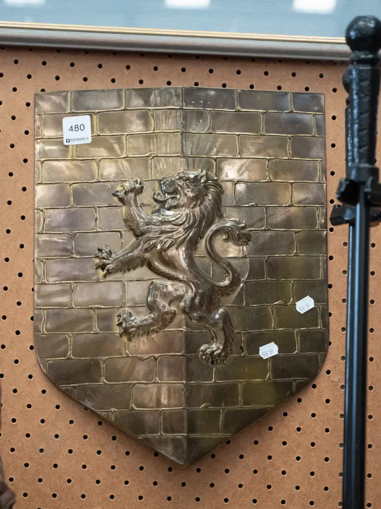 shield and lion Image 1++