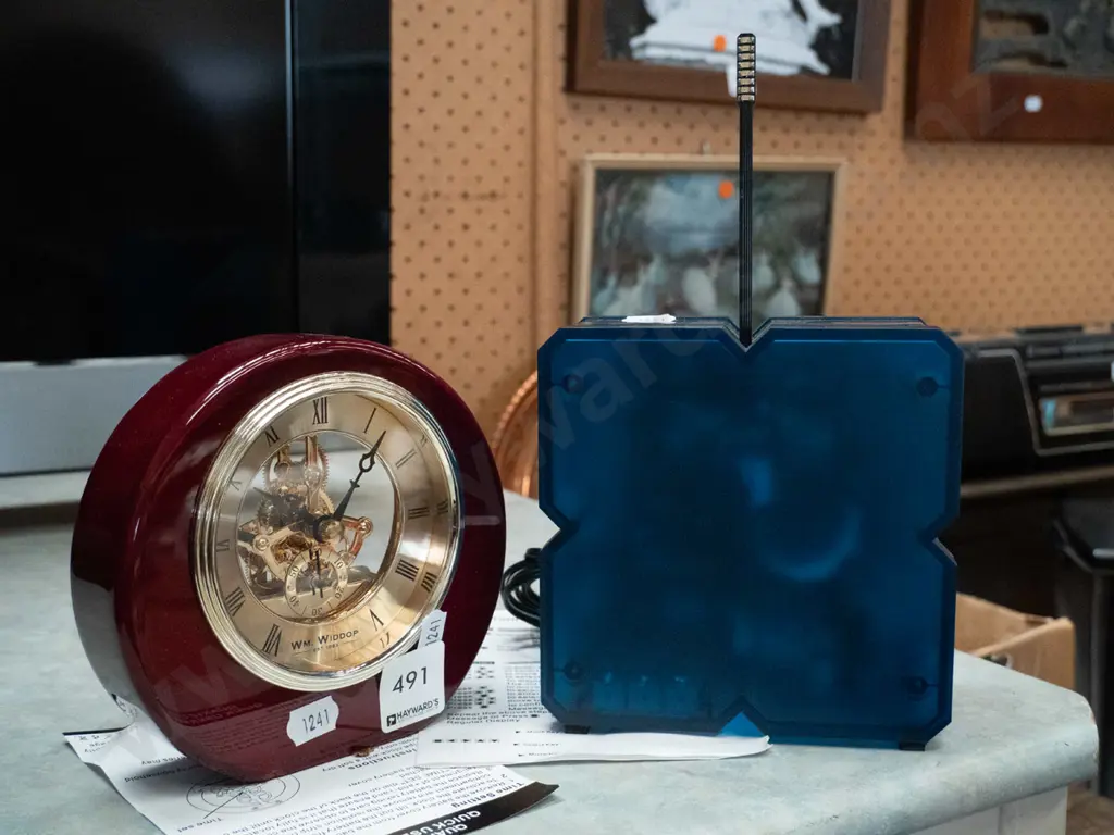 quartz clock and LED motion clock Image 1++