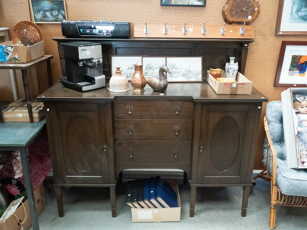 solid oak buffet sideboard with 2 doors, 3 drawers, including cutlery drawer - good condition Image 1++