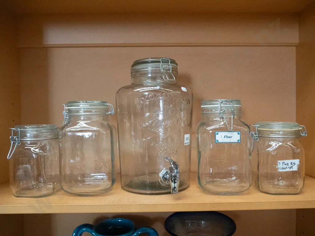 4x glass self sealing canisters, drink canister Image 1++
