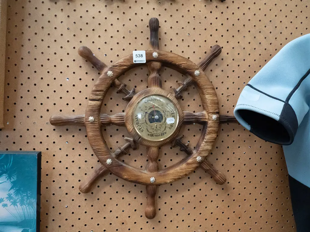 plastic ships wheel barommeter Image 1++