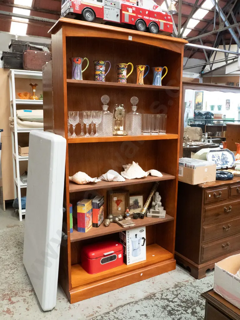 solid pine adjustable bookcase H-1805 W-950 D-270 Image 1++