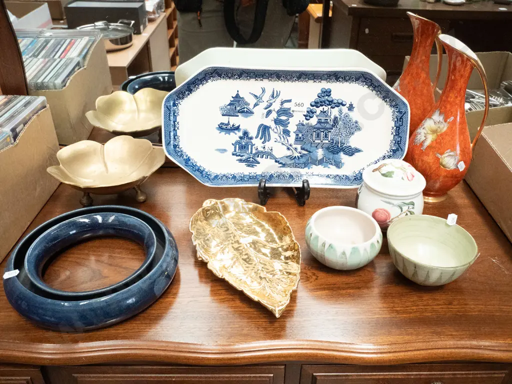 willow pattern serving plate, brass bowl etc Image 1++