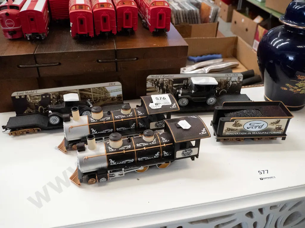 model railway items - 2 locomotives, tender, 2 Ford Model Ts on flatbed carriages Image 1++