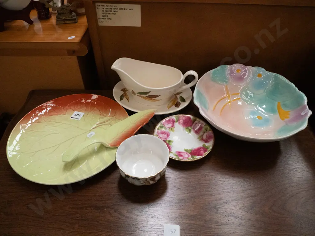 Royal Winton cake plate with server, footed bowl, Crown Lynn gravy boat etc Image 1++