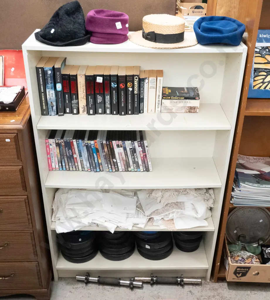 mdf melteca bookcase H-1360 W-905 D-275 Image 1++