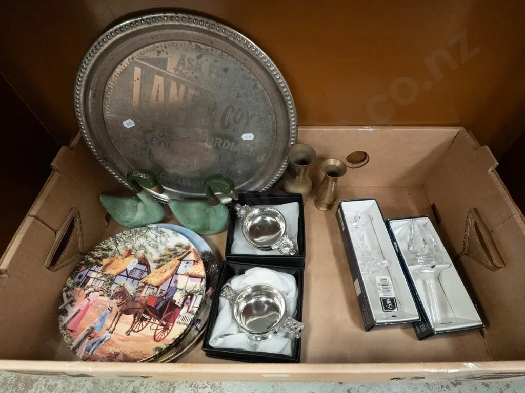 box; Lanes advertising tray, ltd edition cabinet plates etc Image 1++