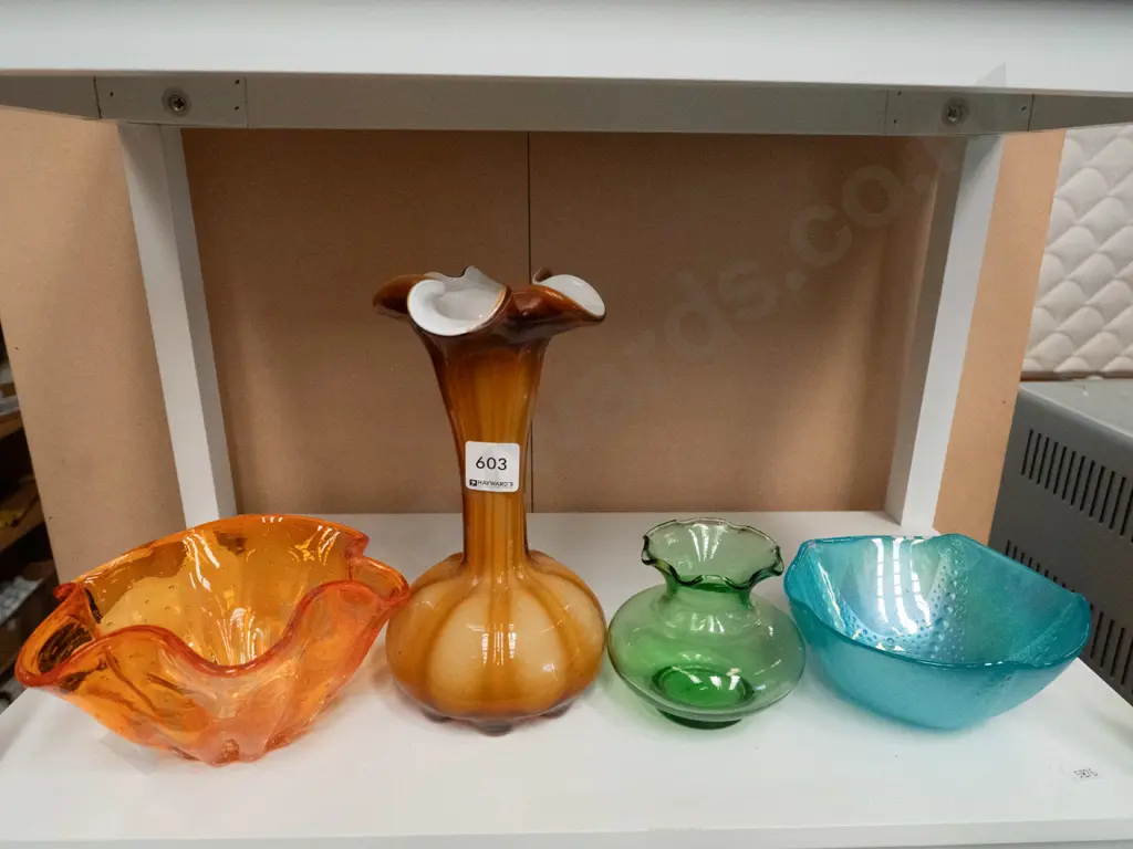 coloured glass vases, 2 bowls Image 1++