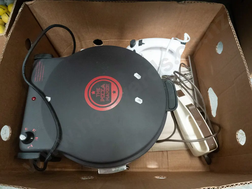 electronic pizza oven, electric knife, hand held mixer Image 1++