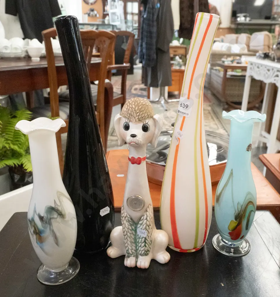 4x vases, dog figurine Vase Tallest H-370 Image 1++