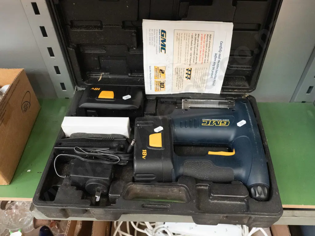 GMC electric cased staple gun Image 1++
