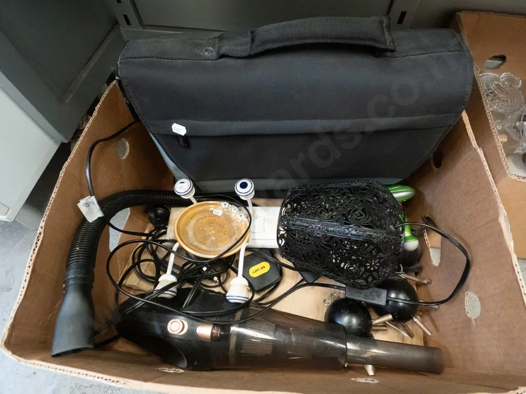 box; satchel, coat hooks, tape measure etc Image 1++