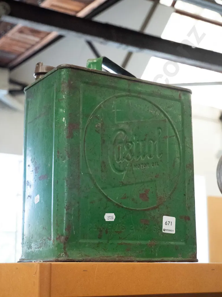 Castrol oil tin Image 1++
