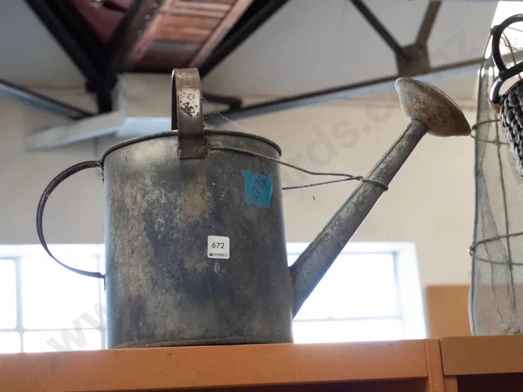 galvanised watering can Image 1++
