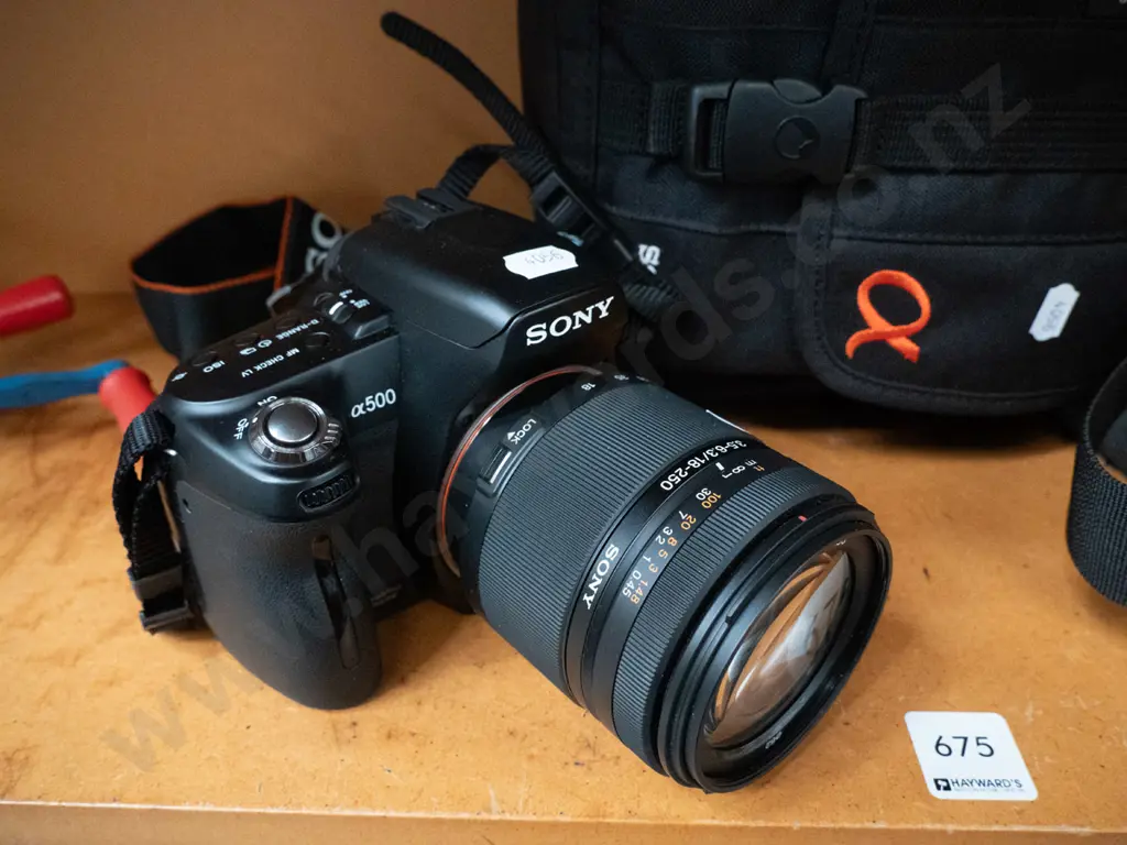 Sony Alpha A500 digital SLR camera with 18-250 lens Image 1++